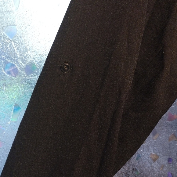 Columbia Women's Black Button Down Long Sleeves Shirt - Picture 8 of 17